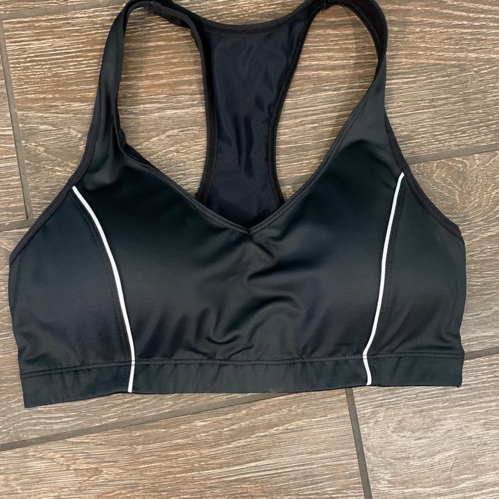 Black sports bra